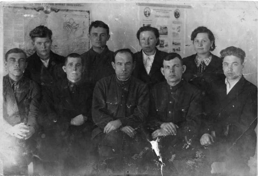 Пинаев А.И. в центре.jpg
